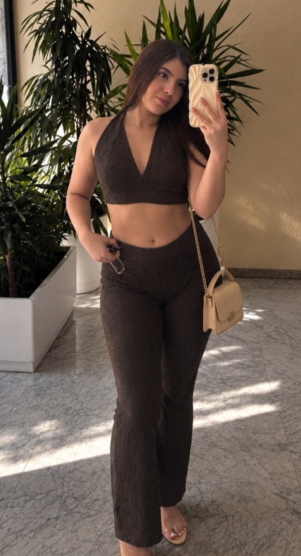 COLOMBIANA DIVINA MI TRATO TE ENAMORARÁ VEN A PROBARLO YA EN EIXAMPLE