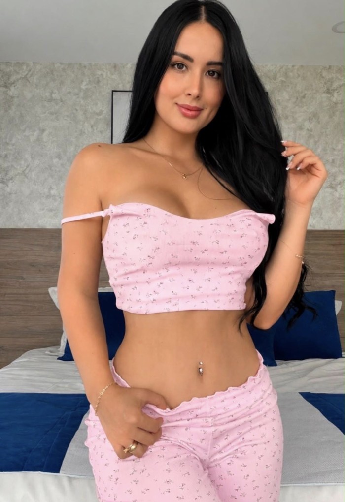 Preciosa escort vip colombiana