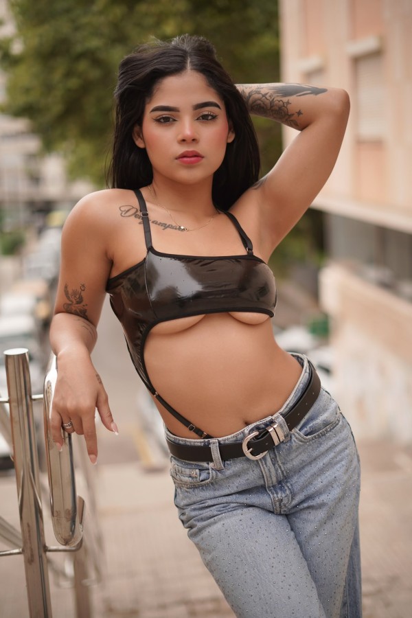 SAMANTHA TU COLOMBIANA DELGADITA..FIERA EN LA CAMA