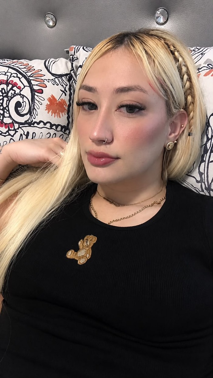 PUTITA FIESTERA CACHONDA TODA UNA BOMBA DE SEXO