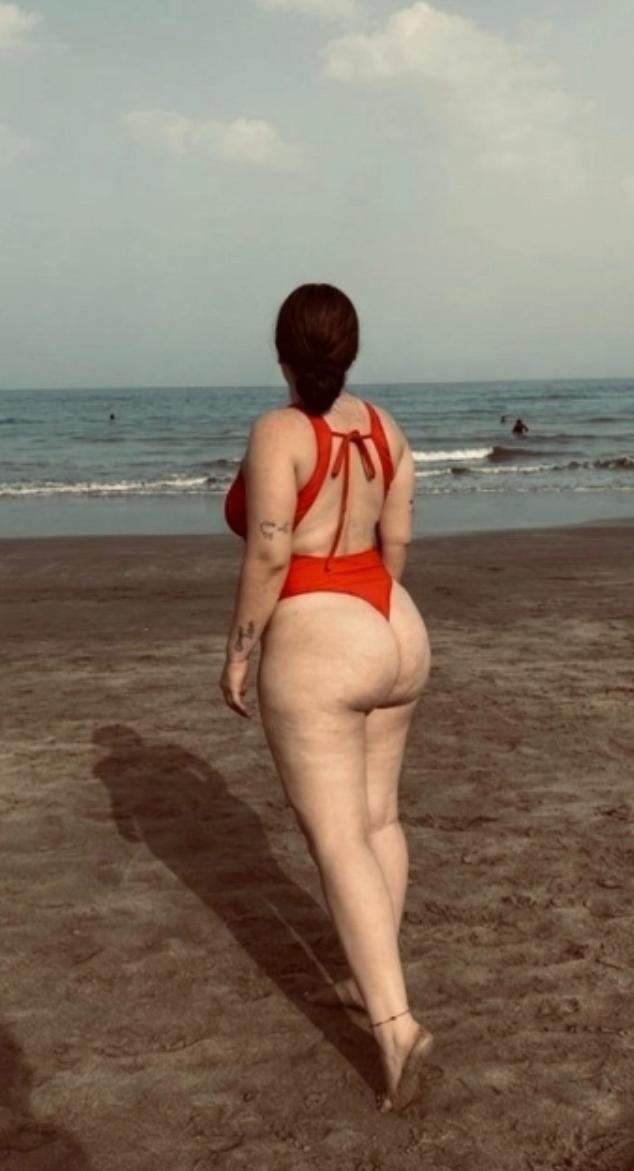 Daniela colombiana en vecindario