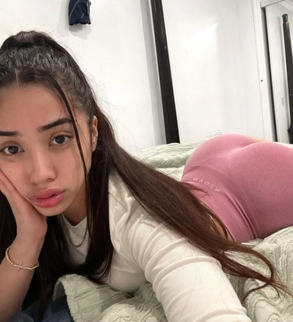 Jovencita recién llegada cautivadora dulce