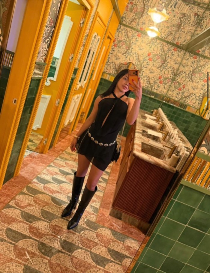 Lau flaquita en Barcelona con piso privado