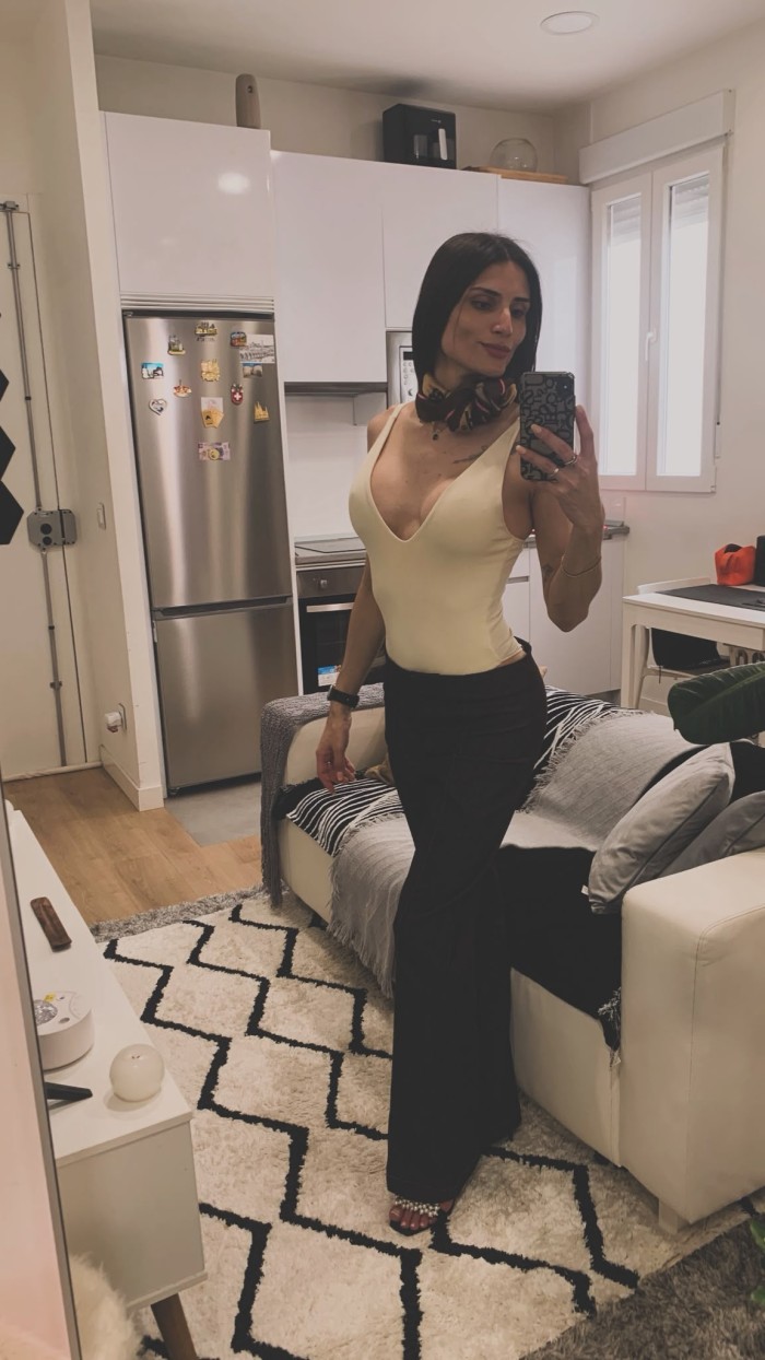 SOY LA DIOSA QUE BUSCAS A QUE ESPERAS,LLAMAME