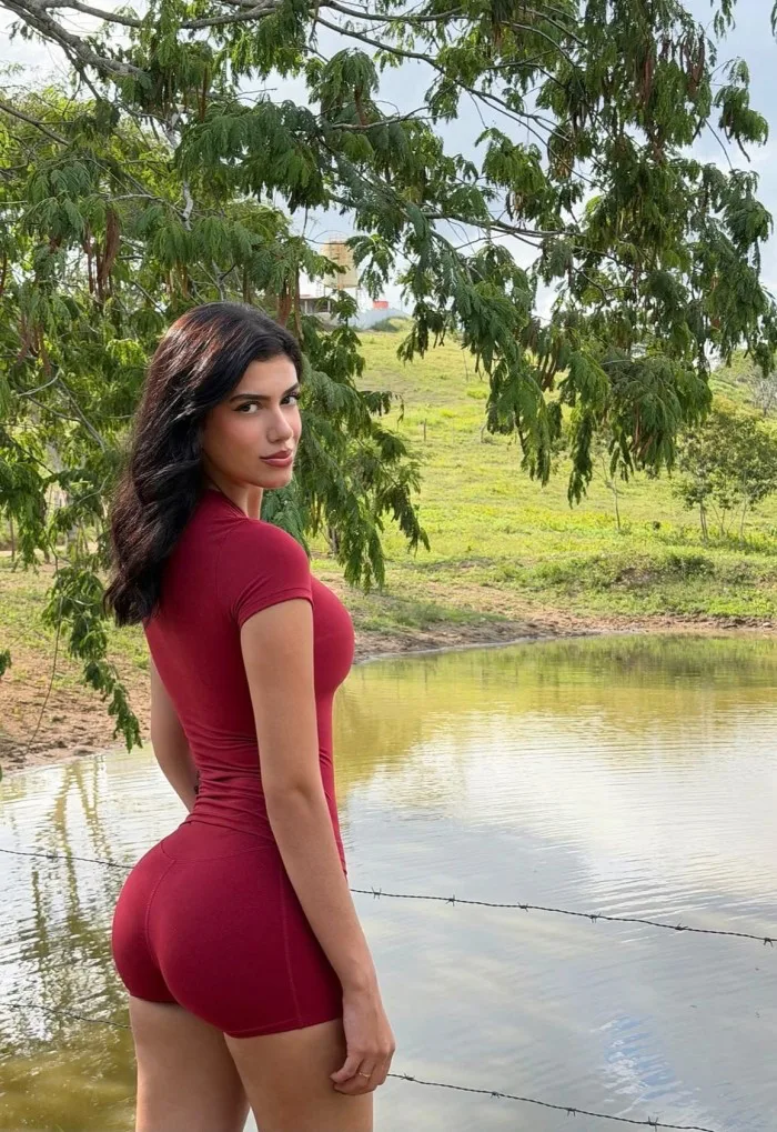 Zorrita muy caliente colombiana muy atractiva