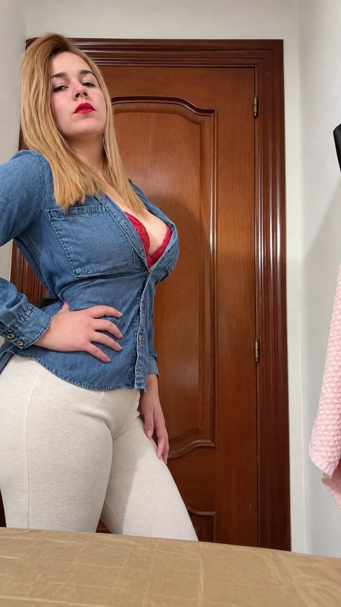 JOVEN DIVINA MORBOSA Y APASIONADA