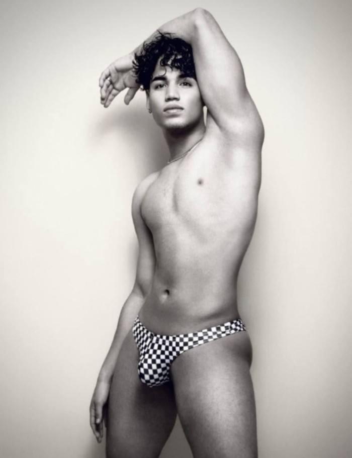 XXL JOVEN POLLON