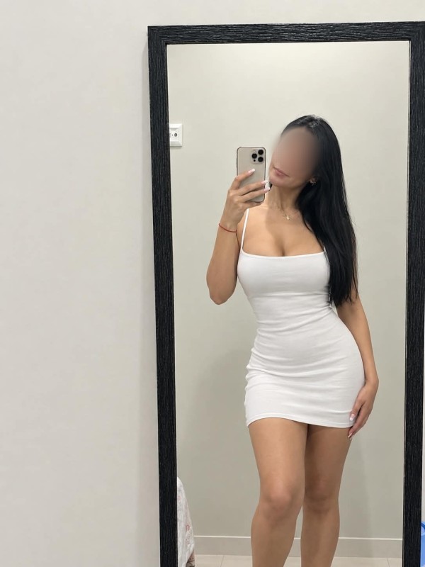 Letícia Alta Delgada