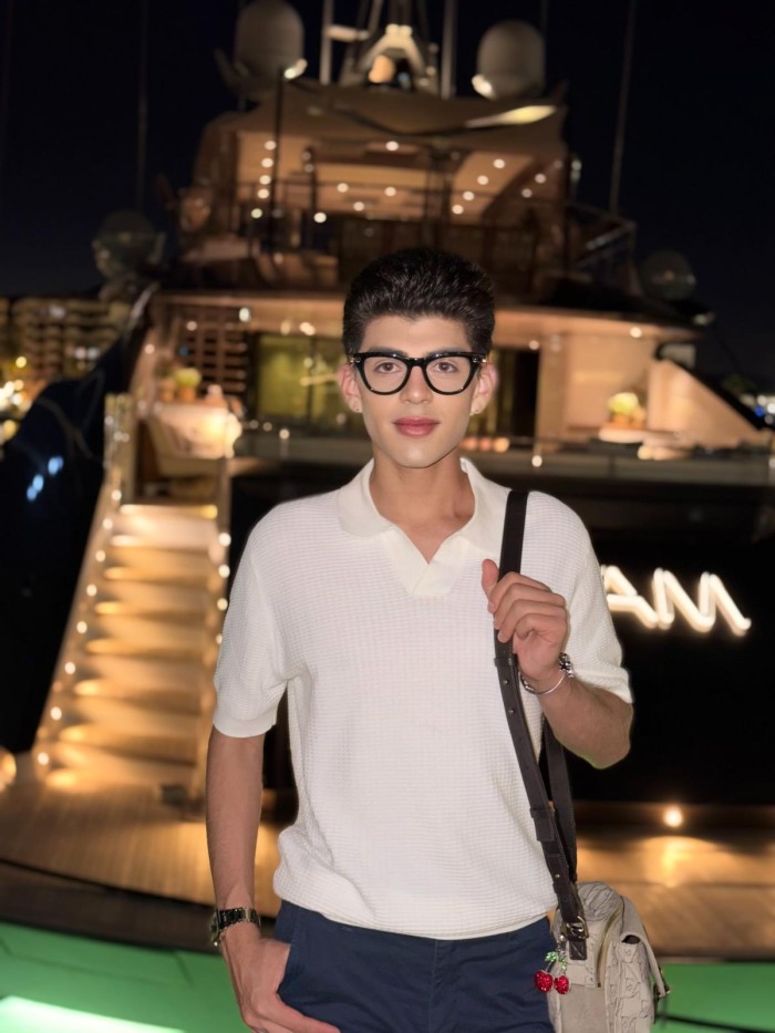 CHICO TWINK 18AÑOS LLEGANDO A ESPAÑA VEN Y ENSEÑAM
