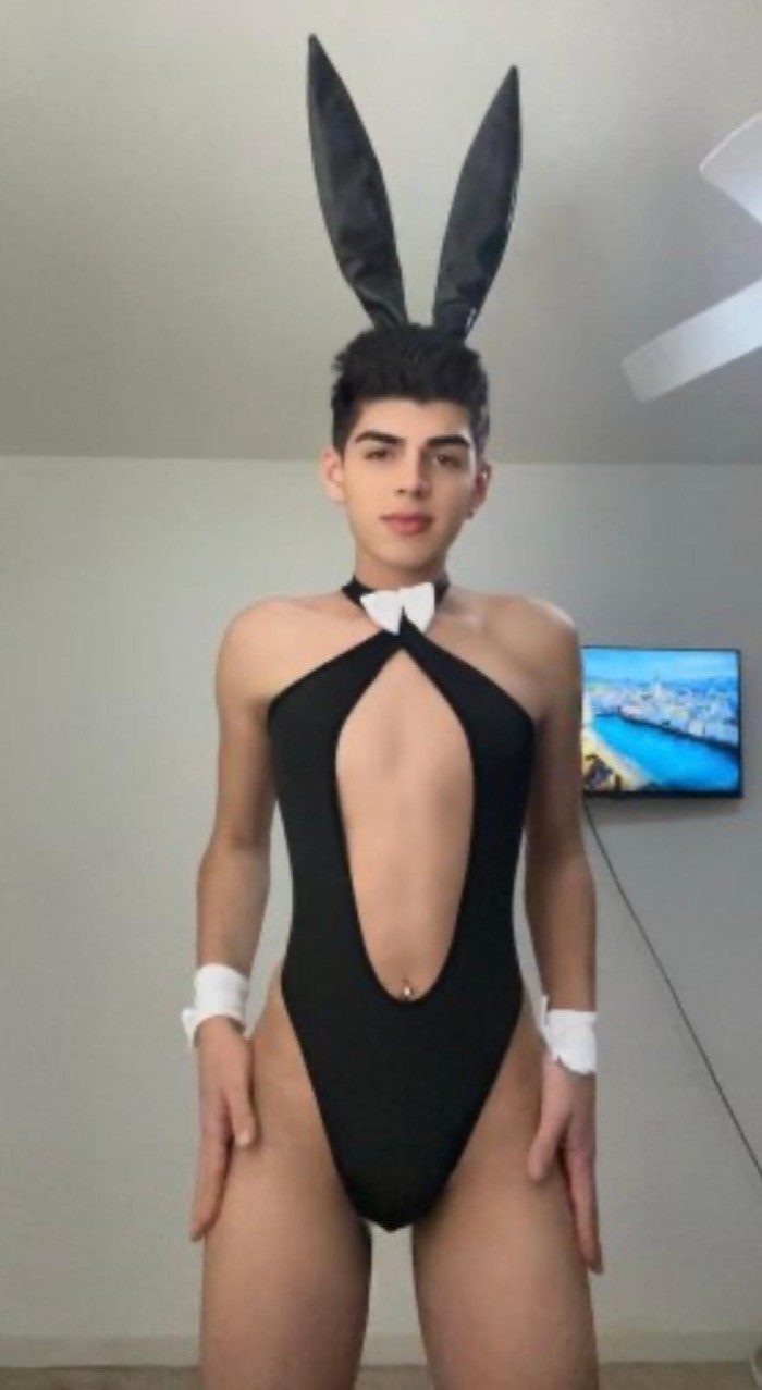 CHICO TWINK 18AÑOS LLEGANDO A ESPAÑA VEN Y ENSEÑAM