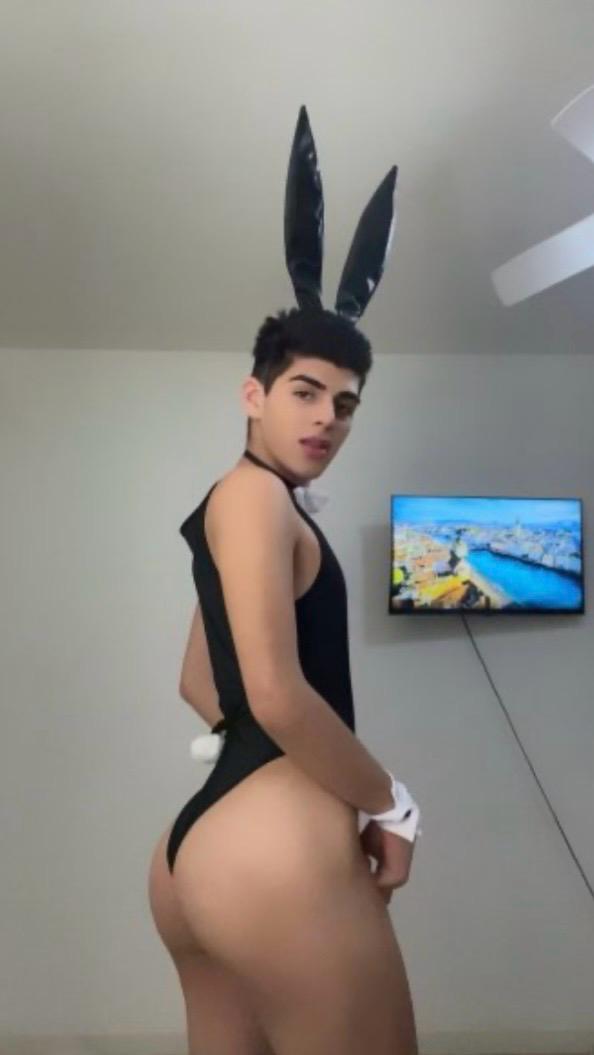 CHICO TWINK 18AÑOS LLEGANDO A ESPAÑA VEN Y ENSEÑAM