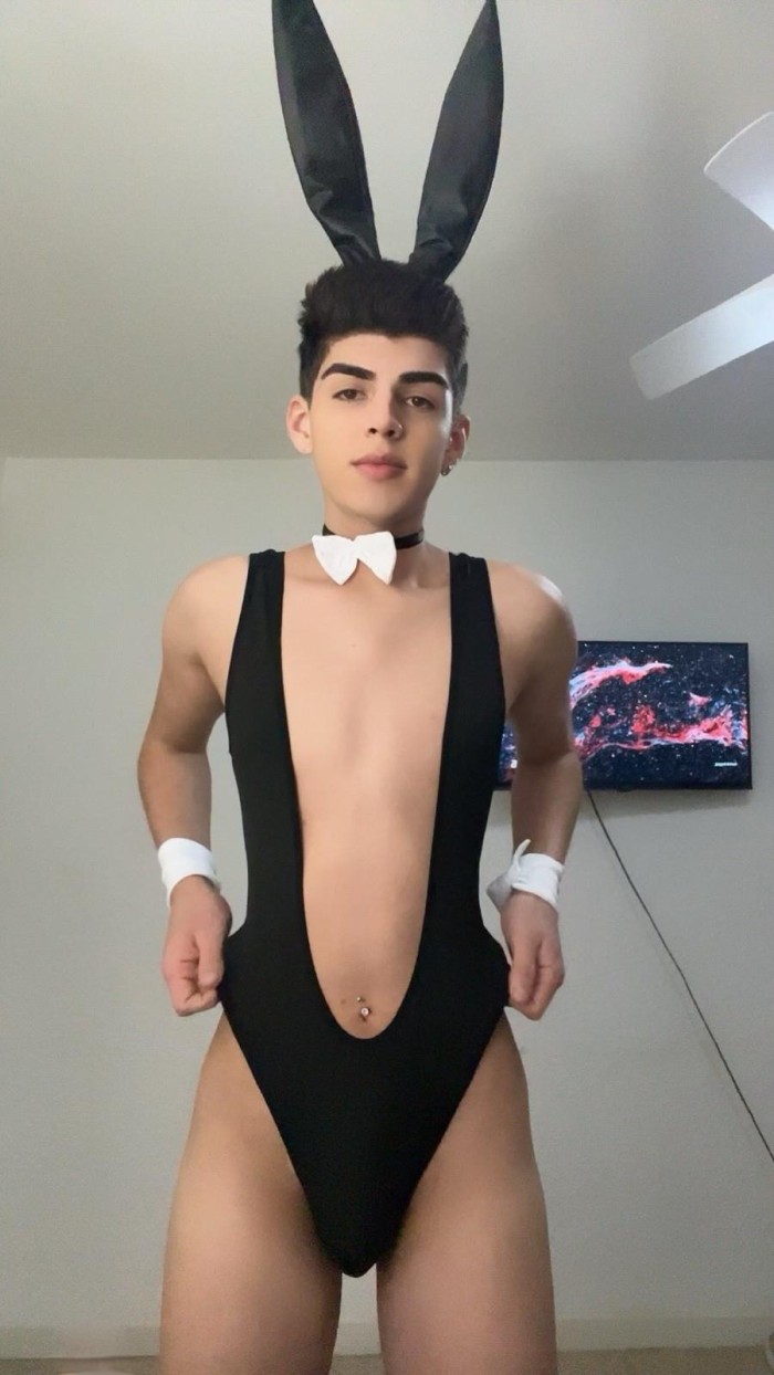CHICO TWINK 18AÑOS LLEGANDO A ESPAÑA VEN Y ENSEÑAM