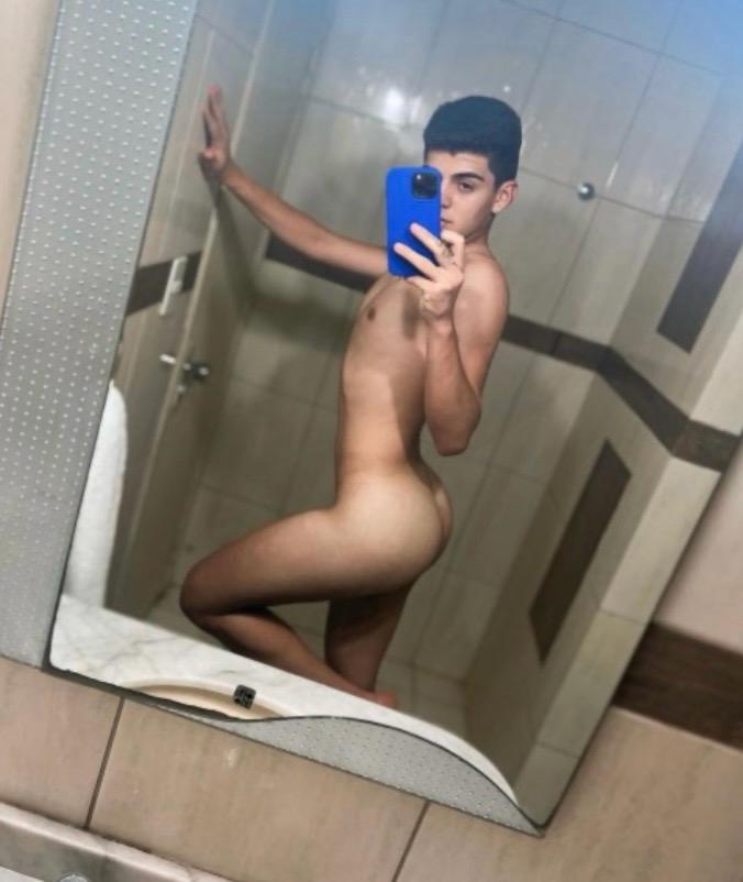 CHICO TWINK 18AÑOS LLEGANDO A ESPAÑA VEN Y ENSEÑAM