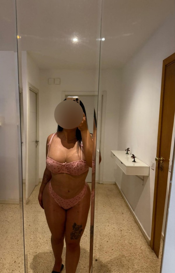 SAMANTA NOVEDAD SEXY IMPLICADA CALIENTE FOGOSA EN SEGUR DE CALAFELL