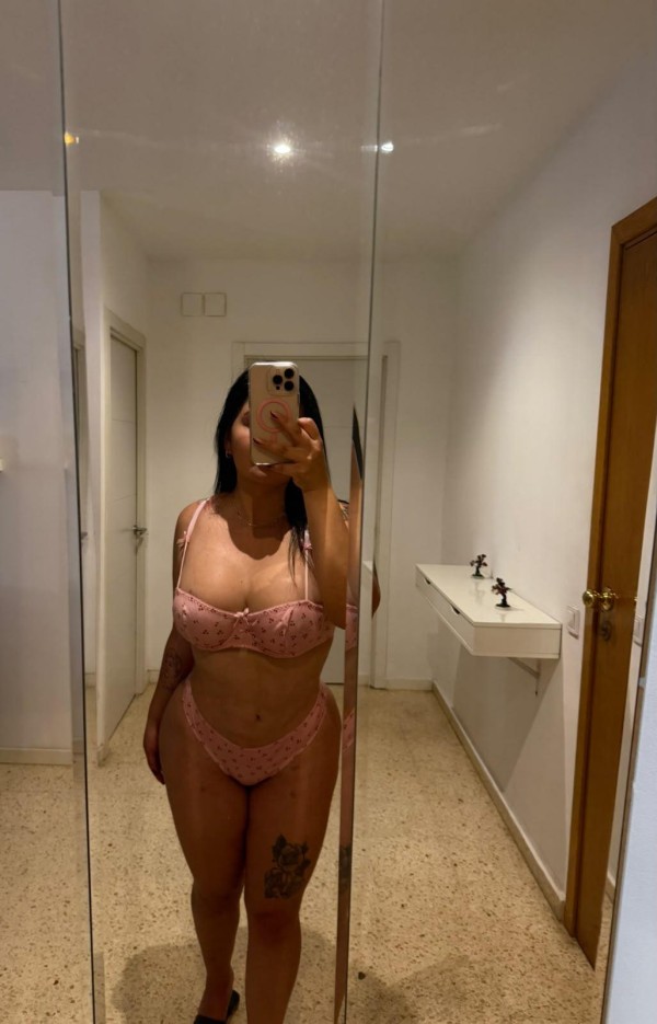 SAMANTA NOVEDAD SEXY IMPLICADA CALIENTE FOGOSA EN SEGUR DE CALAFELL