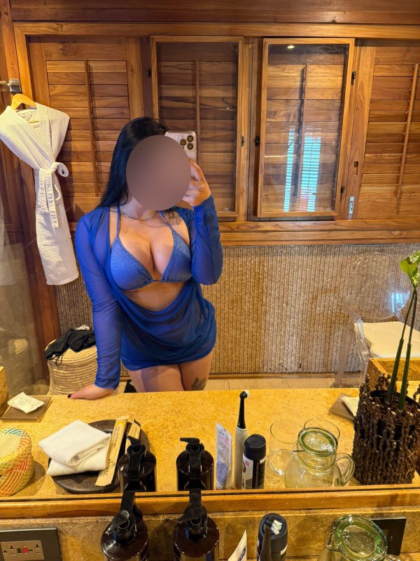 SAMANTA NOVEDAD SEXY IMPLICADA CALIENTE FOGOSA EN SEGUR DE CALAFELL