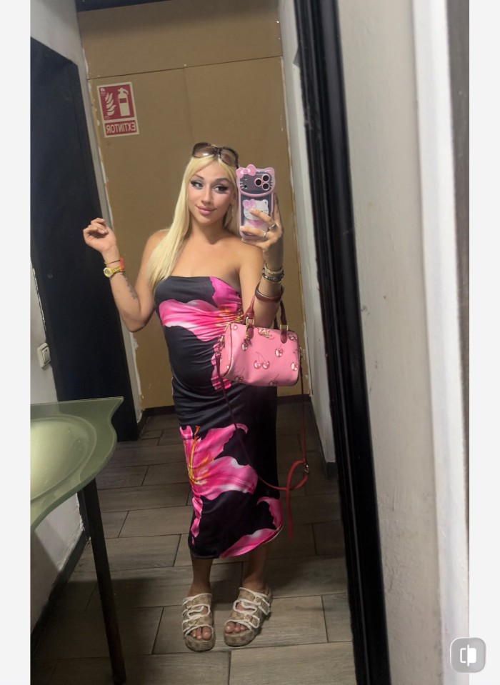 SEXY TRANS EN RUBI COMPLACIENTE FIESTERA