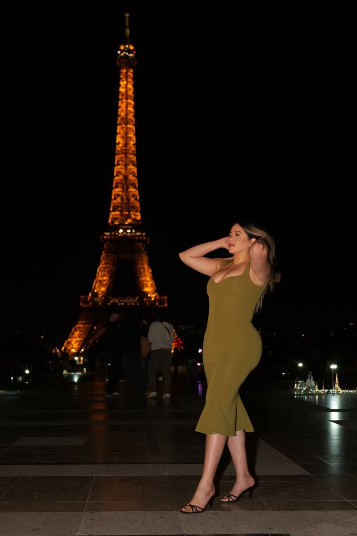 637257988 Thalía DIOSA ARDIENTE Y SENSUAL