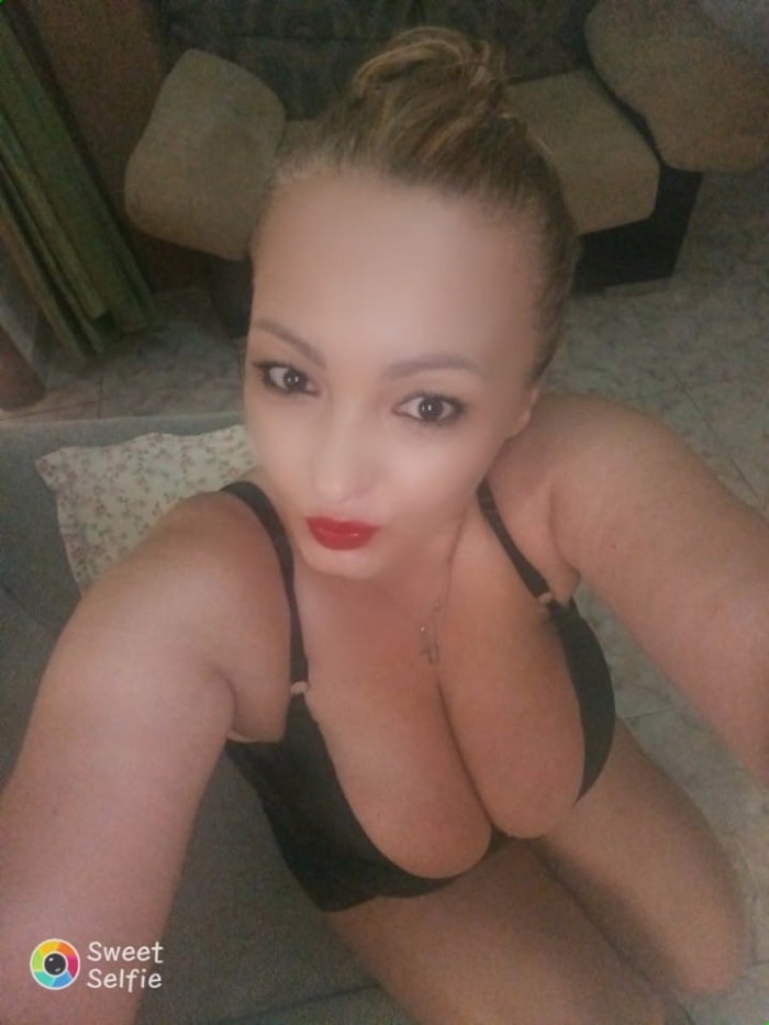 SOY NATALIA, BELLA RUMANA ATREVIDA ESPERANDOTE