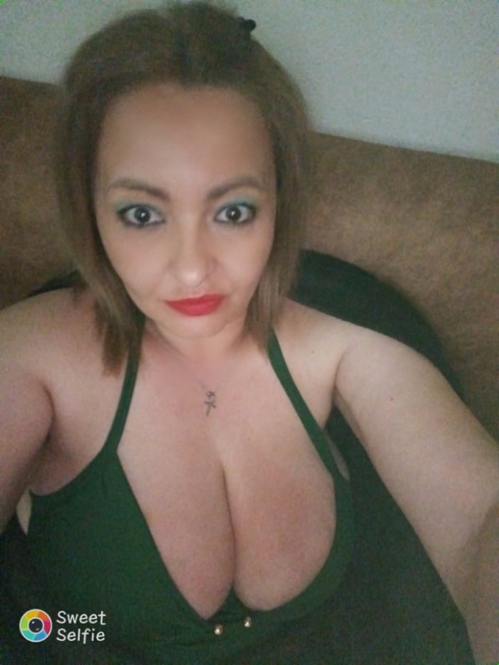 SOY NATALIA, BELLA RUMANA ATREVIDA ESPERANDOTE