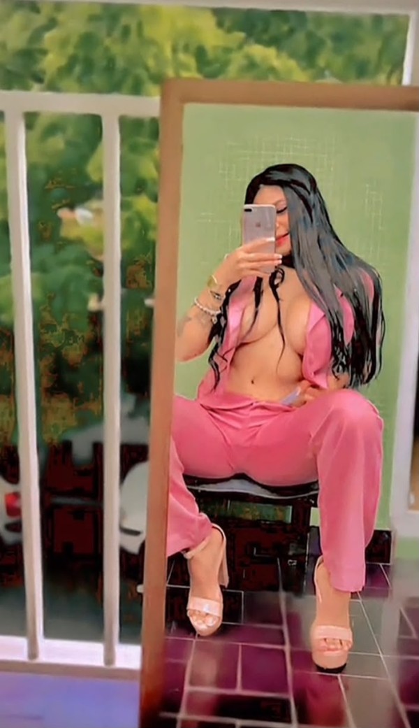 CAMILA MUY FIESTERA Y MENTA ABIERTA CON SITIO