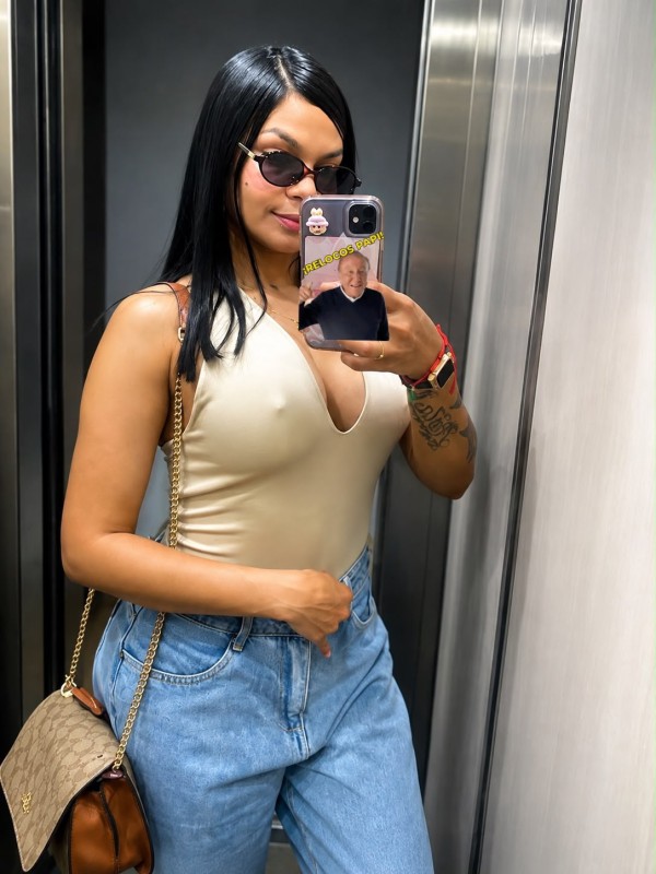 CAMILA MUY FIESTERA CON SITIO EN LEON CENTRO