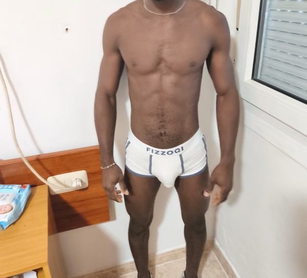 Hola soy Alex un chocolatito sexy