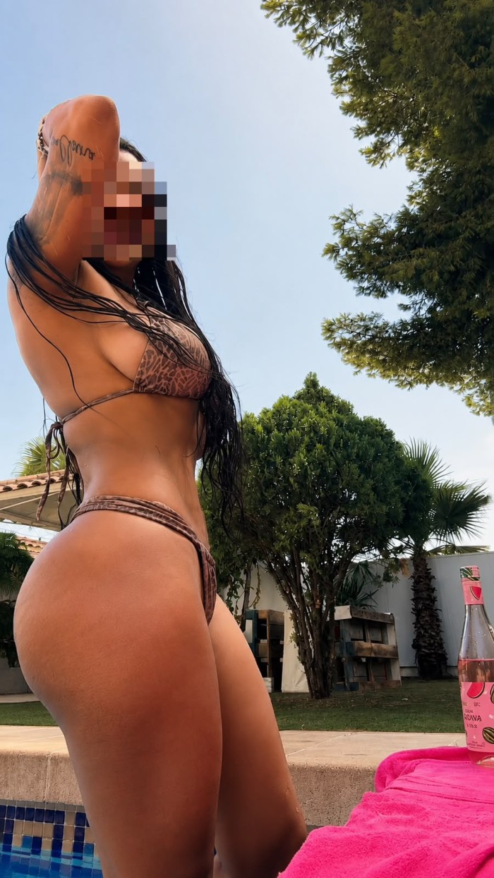 Morena fiestera nueva en la ciudad