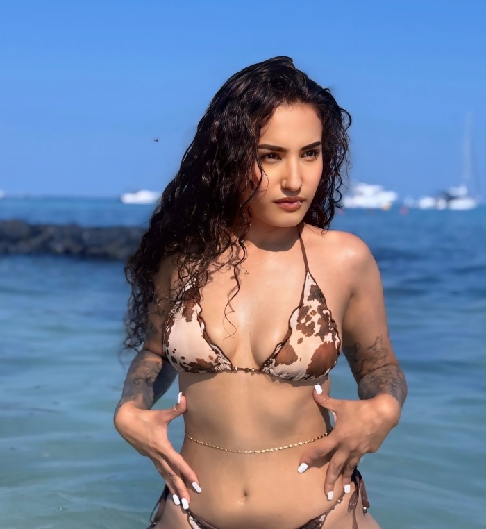 ISABELLA BELLA CANARIA DE REGRESO X LA ISLA