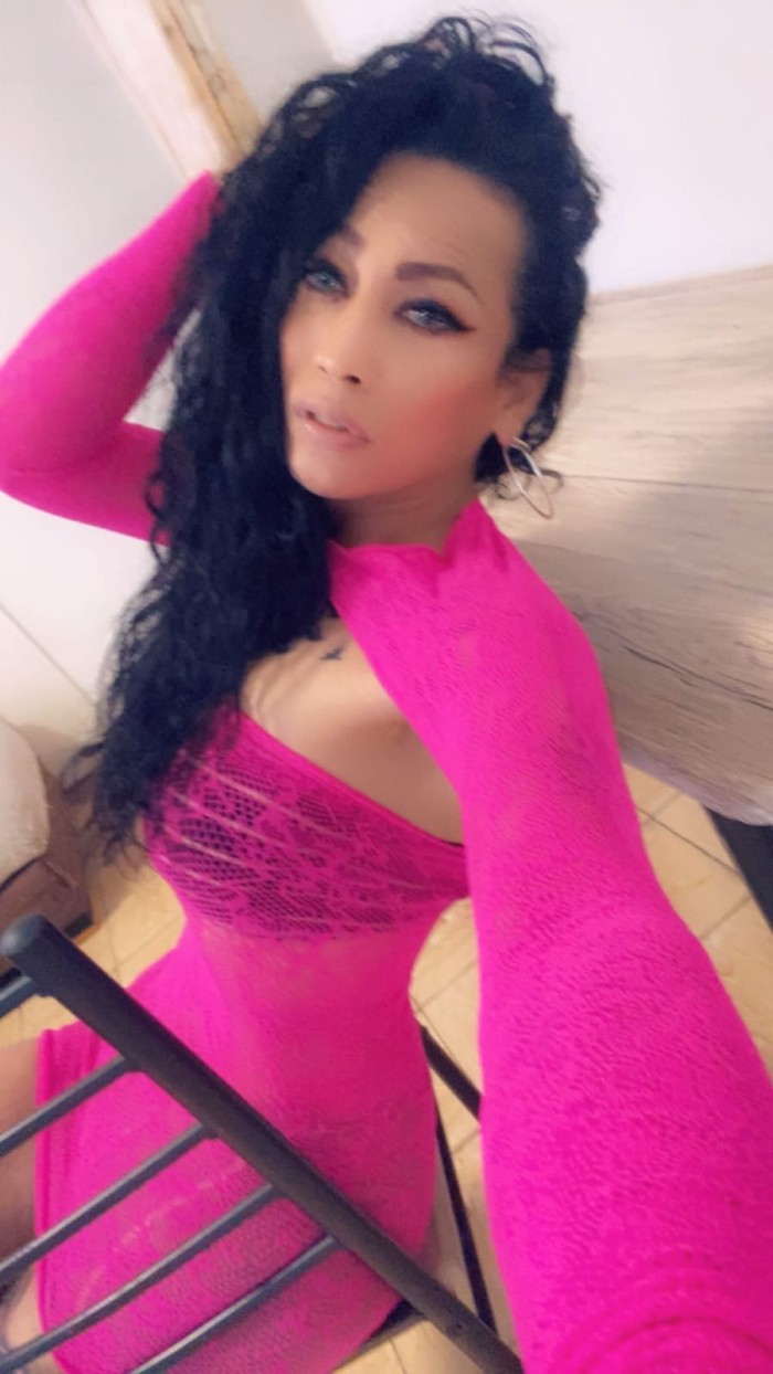 UNA CHICA TRANS MUY VERSÁTIL, ACTIVA Y PASIVA