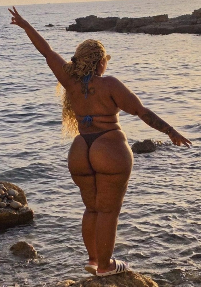 RECUERDA LA MEJOR HABRIENDO LAS PIERNAS