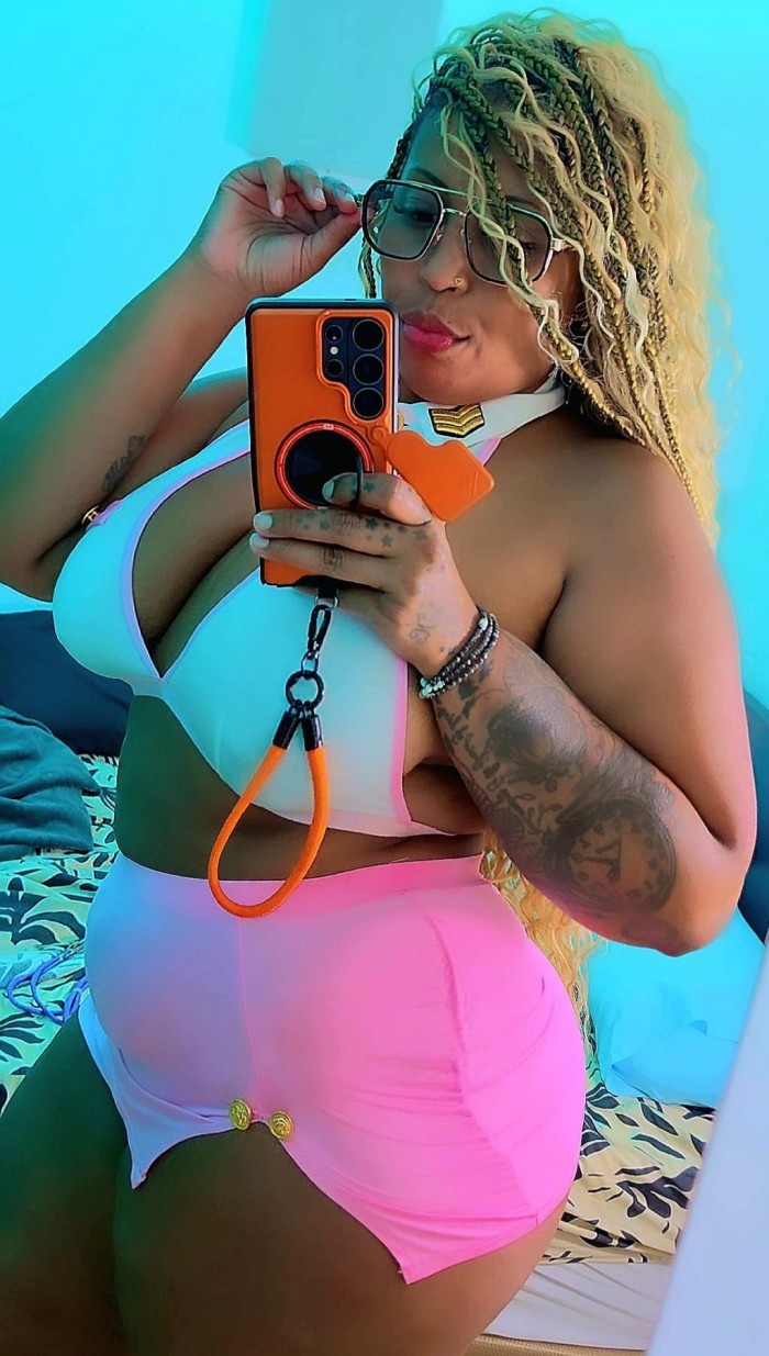 RECUERDA LA MEJOR HABRIENDO LAS PIERNAS