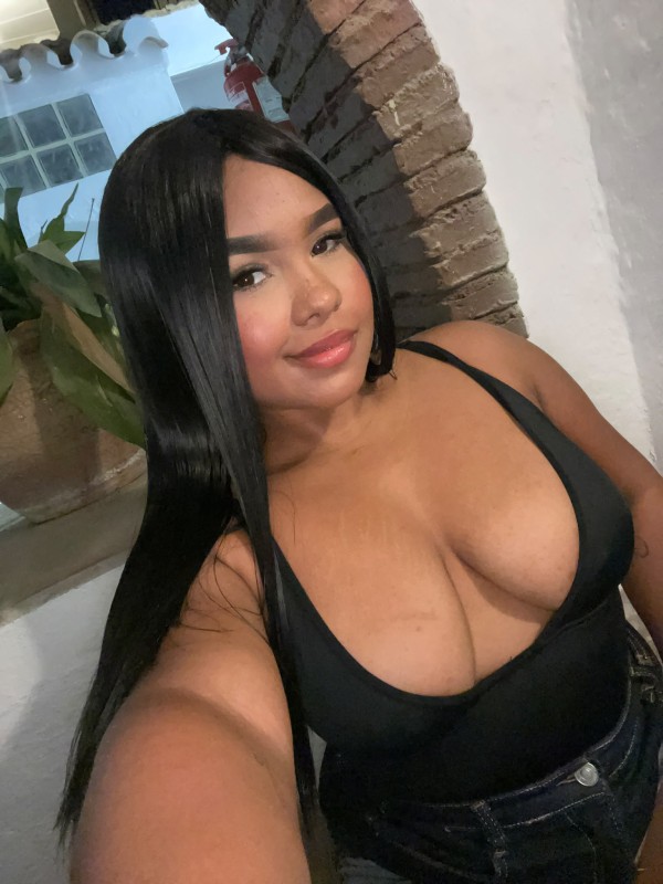 CHUPONA CAÑERA FIESTERA A TOPE MUY TRAGONA Y PUTISIMA