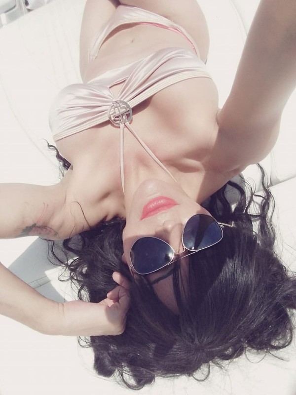 MEXICANA REGRESANDO DE VACACIONES