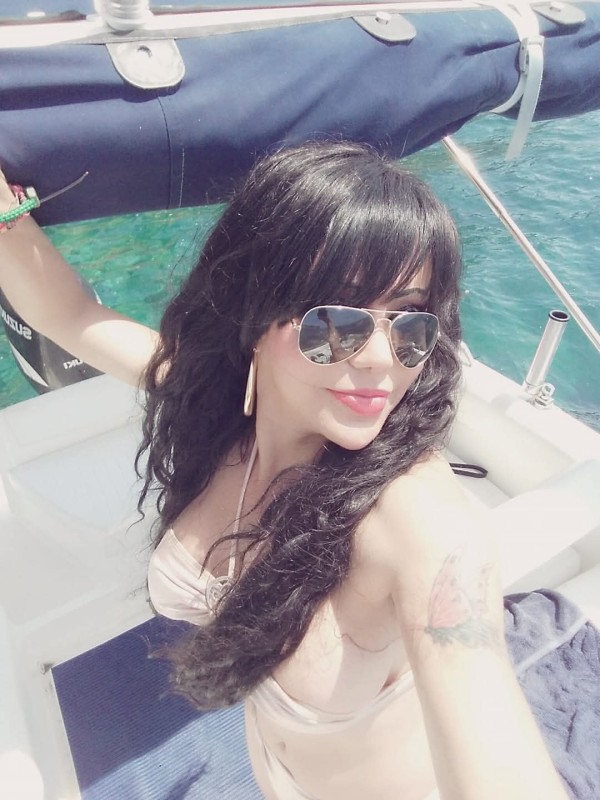 MEXICANA REGRESANDO DE VACACIONES