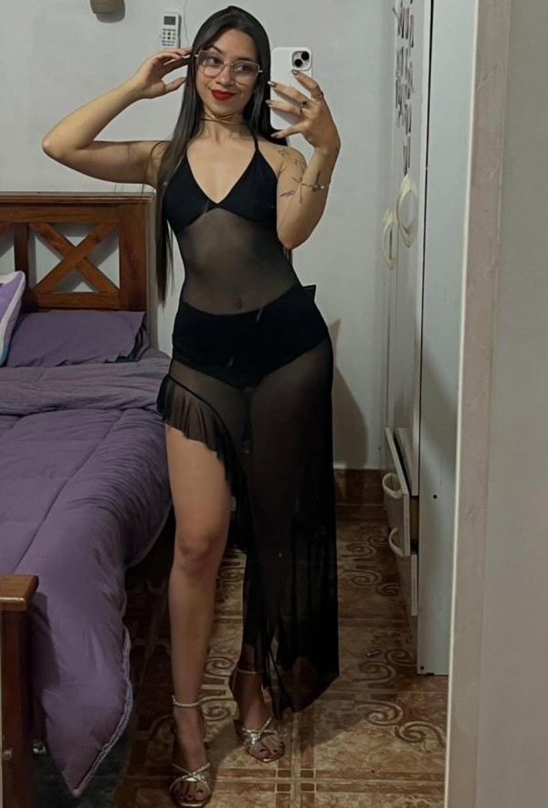 TRAVIESA JUGUETONA CON GANAS DE MUCHO SEXO