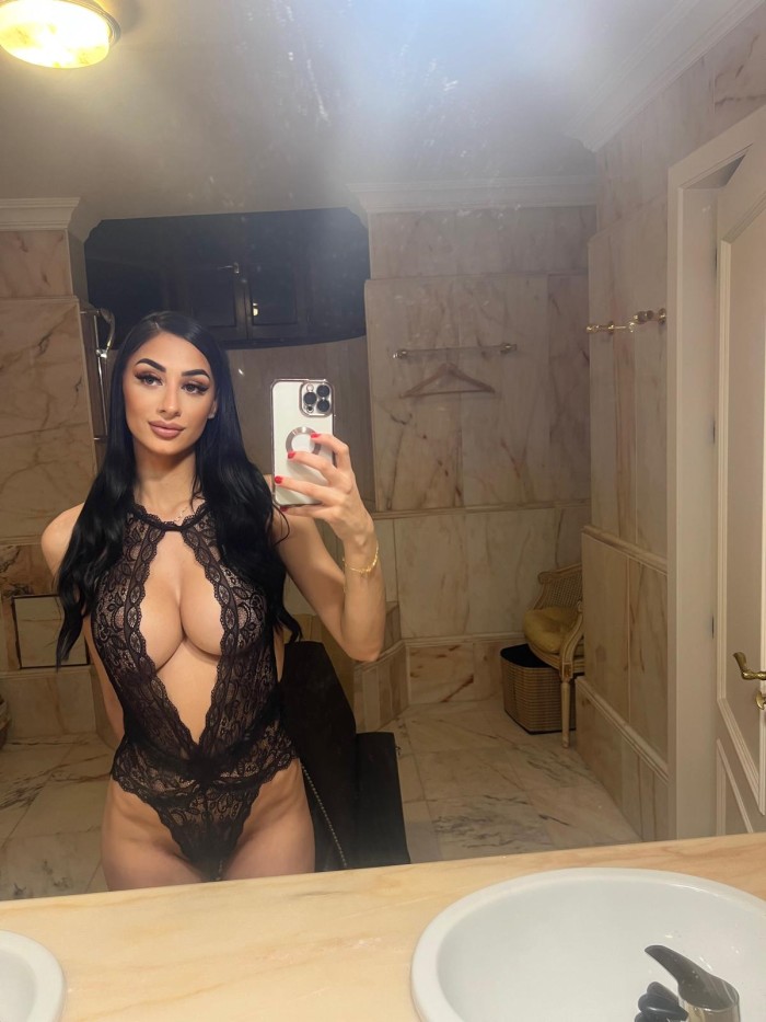 Niky novedad española guapisima cuerpazo trato de novios 24H TORREMOLINOS