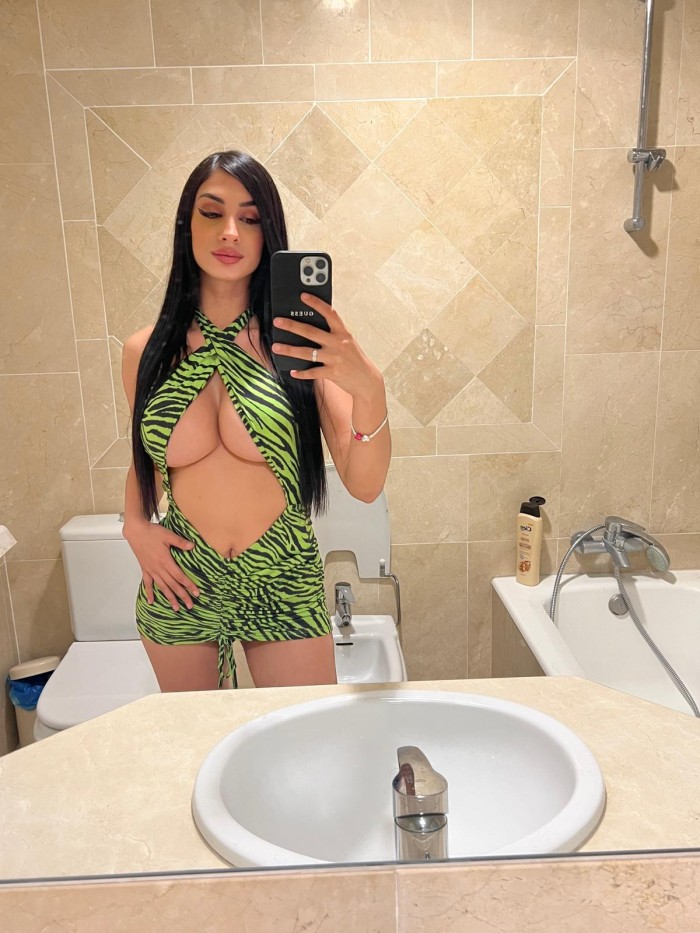 Niky novedad española guapisima cuerpazo trato de novios 24H TORREMOLINOS