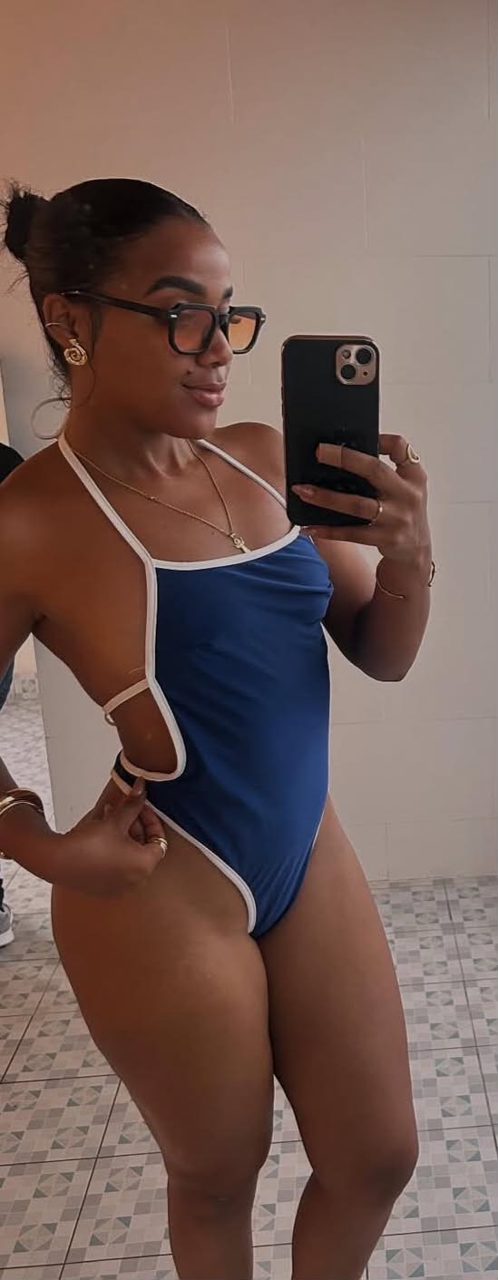 Linda Chica CUBANA toda una diosa putona para ti ven