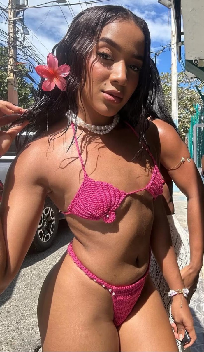 Linda Chica CUBANA toda una diosa putona para ti ven
