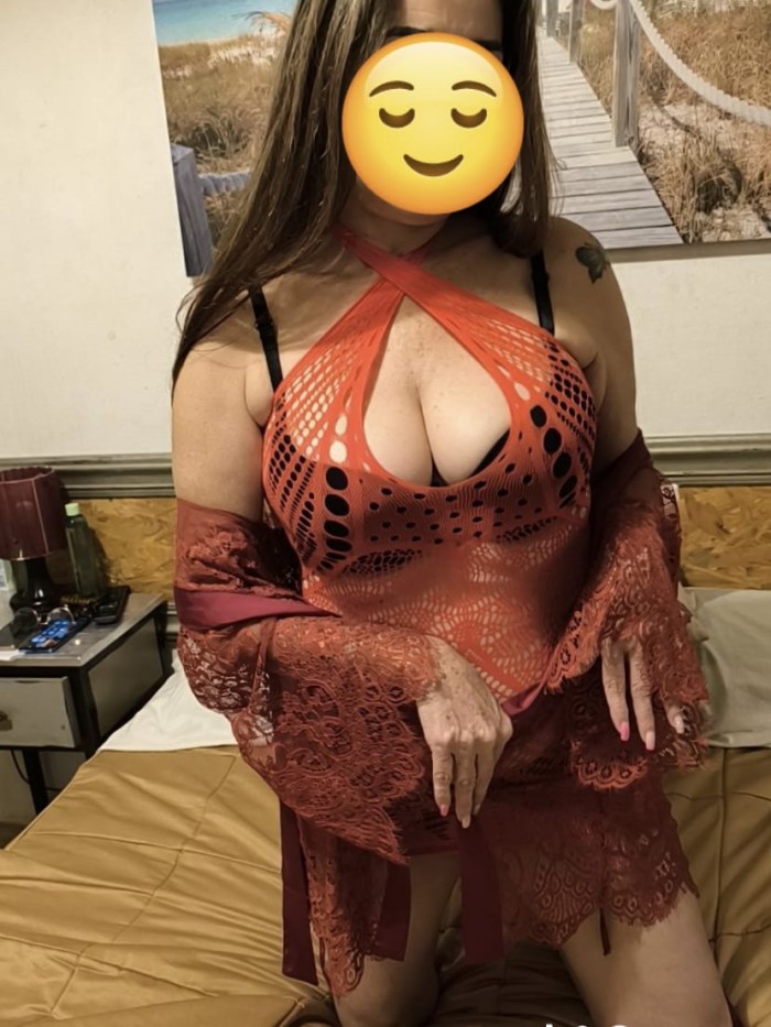 RICA ARDIENTE SENSUAL BOMBA DE SEXO
