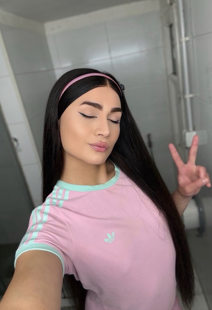 TU DIOSA TRANS CON CULO TRAGON MUY LECHERA