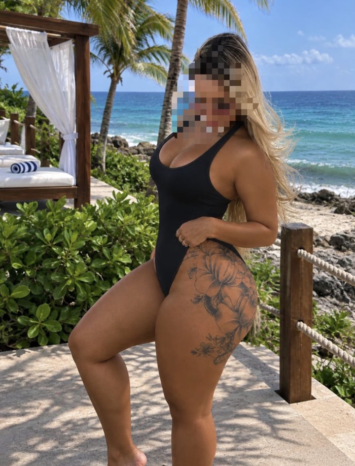 Rubia explosiva super sexy NOVEDAD