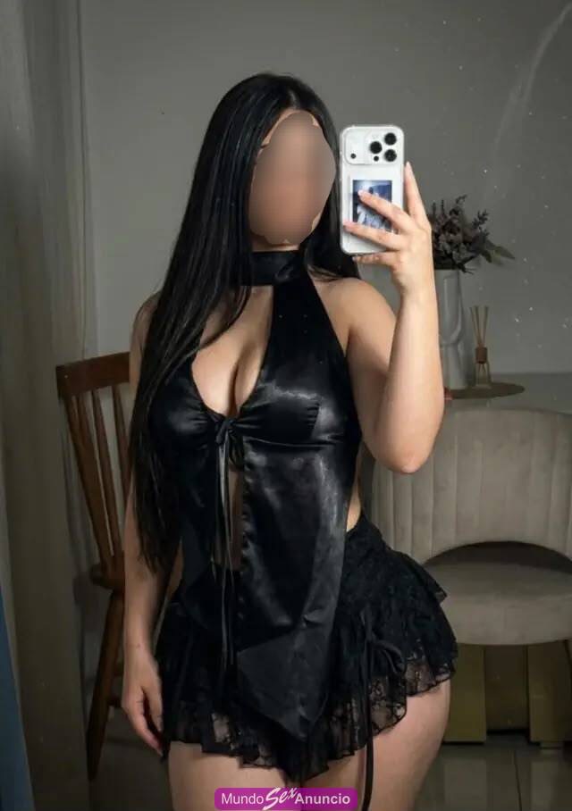 ARDIENTE Y SENSUAL GUARRA FIESTERA EN VILLAGARCIA