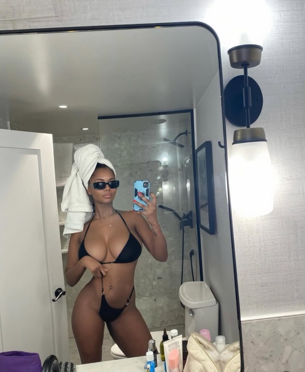 ESTEFANY CACHONDA Y SENSUAL EN GRANADA CENTRO