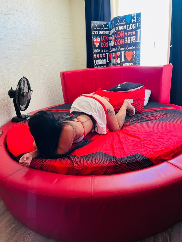 CANDENTE FIESTERA REINA DEL SEXO EN DELICIAS ZARAG