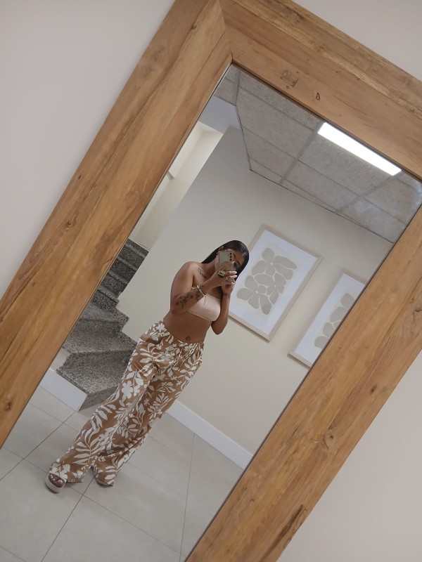 CAMILA COLOMBIANA BOMBOM CALIENTE, INOLVIDABLE