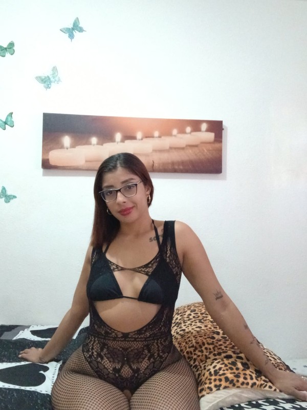 CAMILA COLOMBIANA BOMBOM CALIENTE, INOLVIDABLE