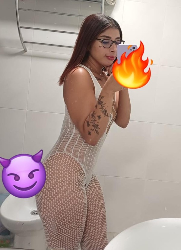 CAMILA COLOMBIANA BOMBOM CALIENTE, INOLVIDABLE