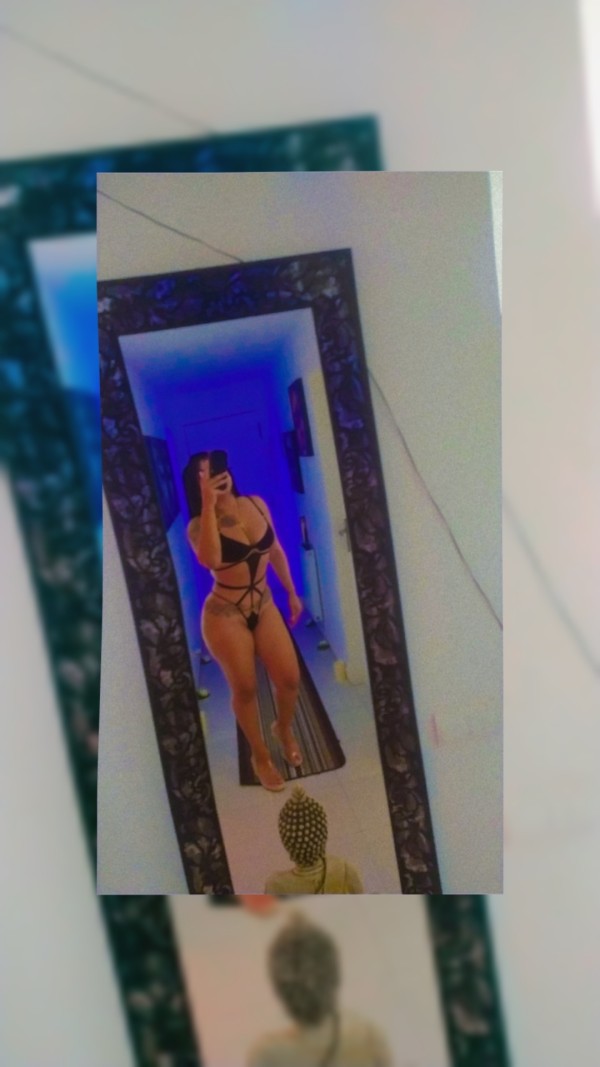 ANDREA – VENEZOLANA FIESTERA EN SAN JOSÉ DE LA RINCONADA / Sevilla